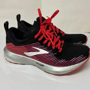 Original Brooks Levitate size 6.5